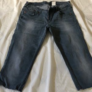 CUT OFF Skinny Jeans turns out to be a cute Capri